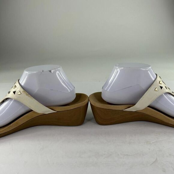 Vionic Women's Maggie Wedge Sandals US 11 White Studs T-strap Shoes - Picture 9 of 10